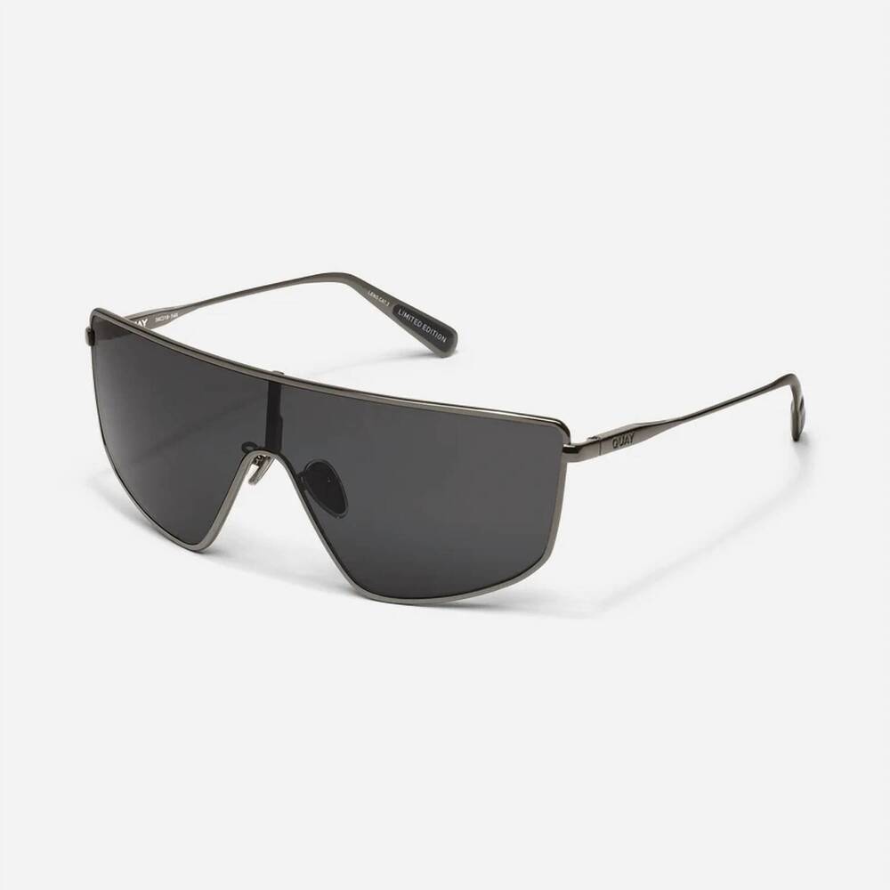 NEW QUAY women's entourage sunglasses in black frame / tan lens